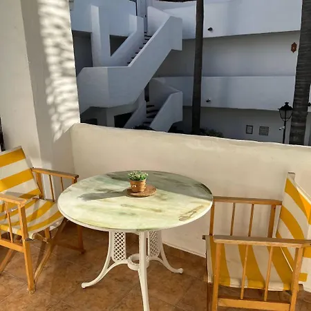2 A 700m Puerto Banus, Naranjos Apartment *