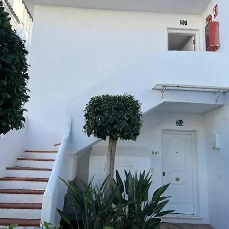 2 A 700m Puerto Banus, Naranjos Marbella
