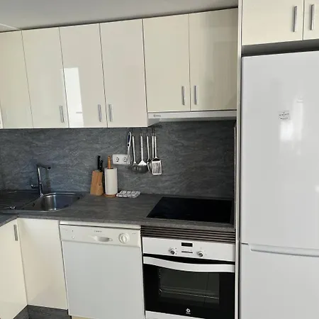 2 A 700m Puerto Banus, Naranjos Apartment *