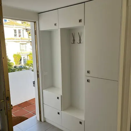 Apartment 2 A 700m Puerto Banus, Naranjos