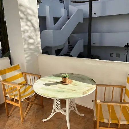 Apartment 2 A 700m Puerto Banus, Naranjos *